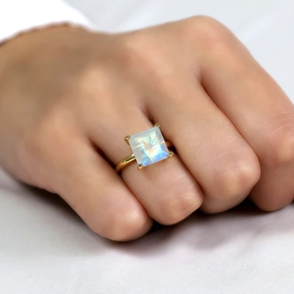 925 Sterling Silver Square Cut Moonstone Ring - LuxuryBring