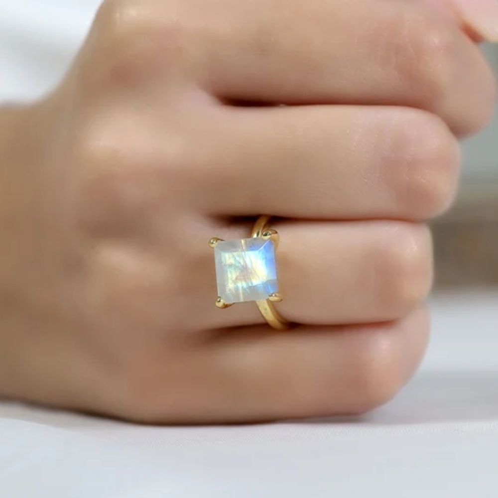 925 Sterling Silver Square Cut Moonstone Ring - LuxuryBring