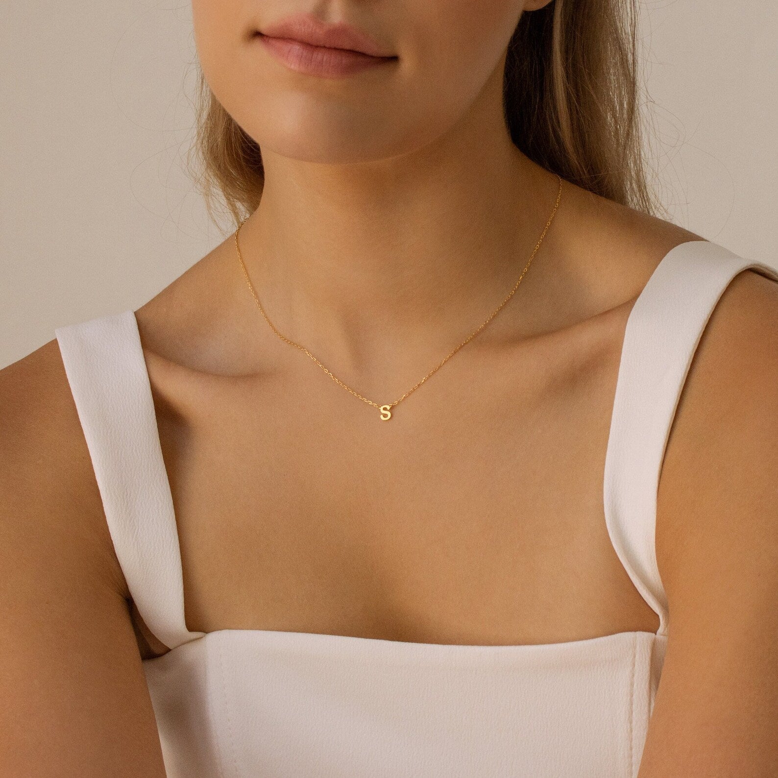 Alice Dainty Initial Necklace - LuxuryBring