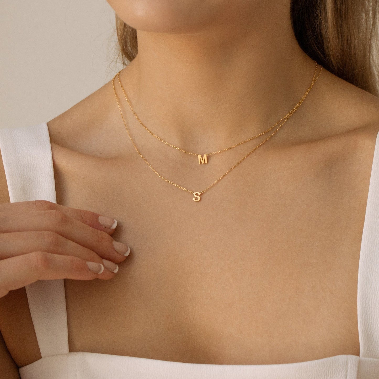 Alice Dainty Initial Necklace - LuxuryBring