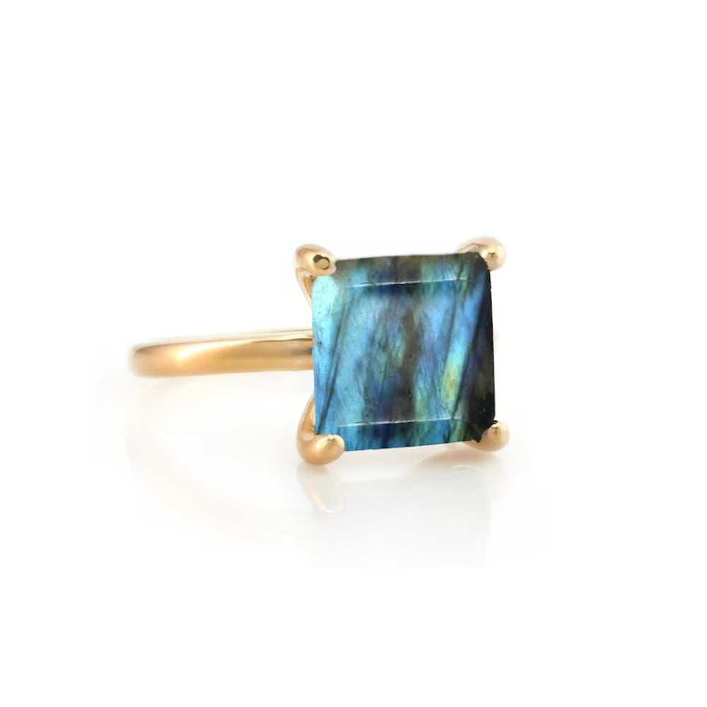 Labradorite Gemstone Ring - LuxuryBring