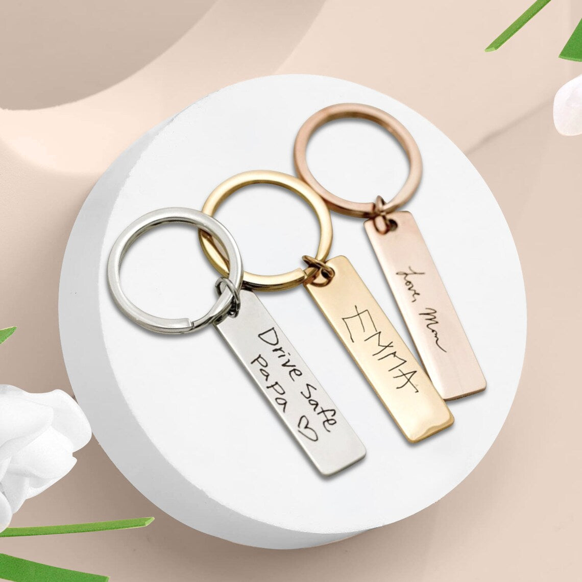 Personalized Engraved Bar Keychain - LuxuryBring