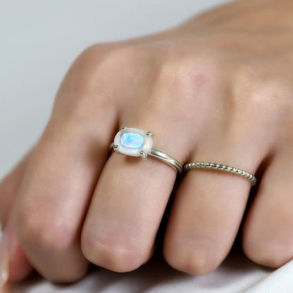 Sterling Silver Moonstone Ring - LuxuryBring