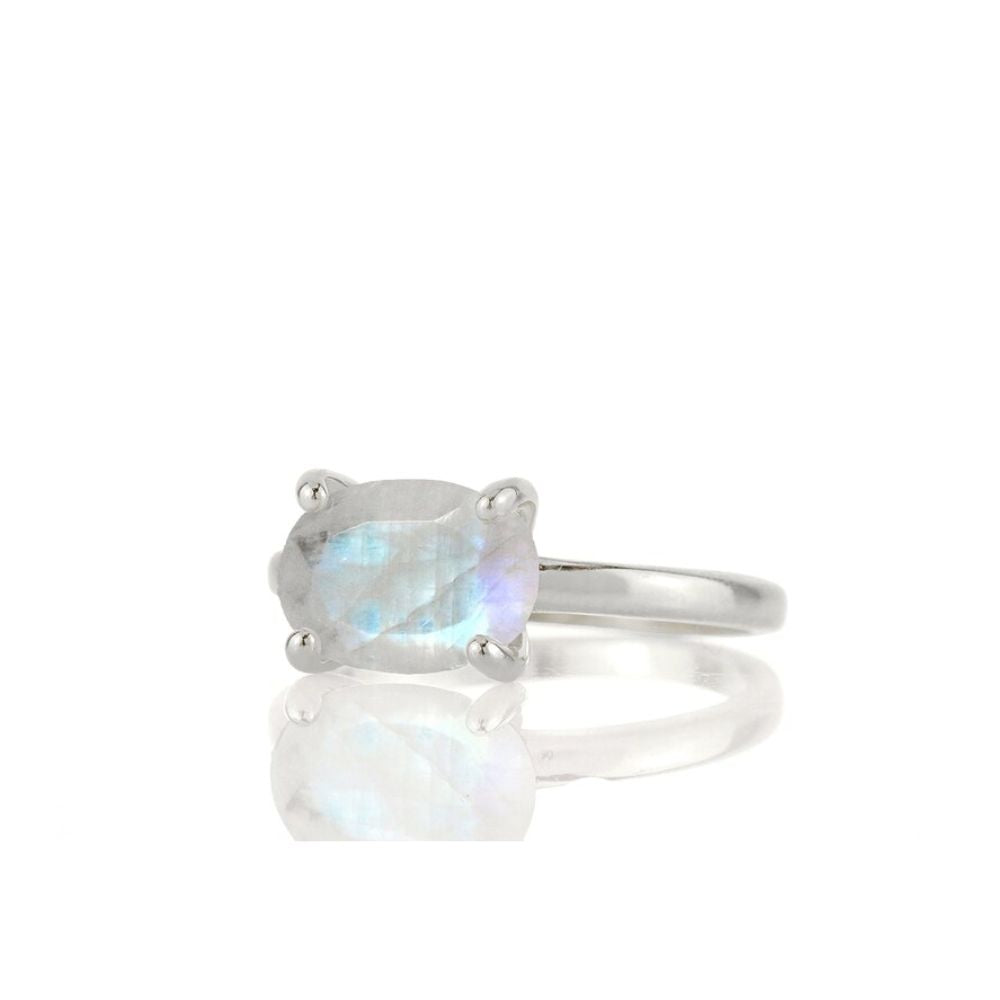 Sterling Silver Moonstone Ring - LuxuryBring