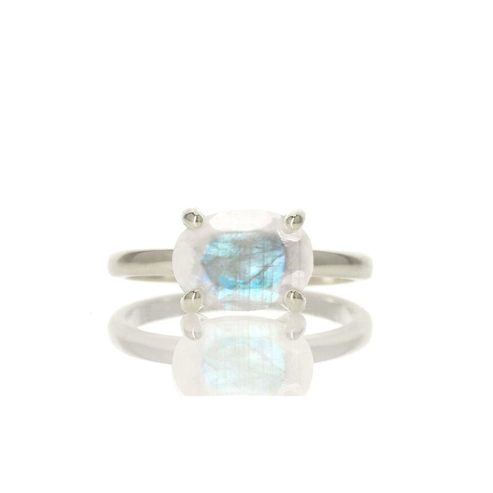 Sterling Silver Moonstone Ring - LuxuryBring