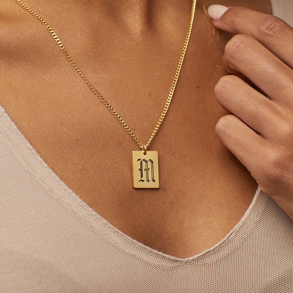 Custom Letter Pendant Necklace - LuxuryBring